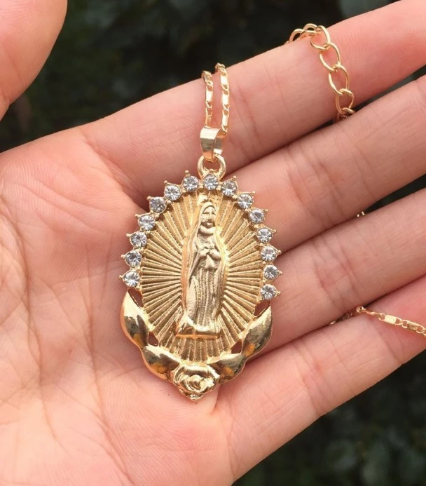 Virgin Mary Pendant Necklace Women Christian Religious Necklace Decorative Pendant Necklace