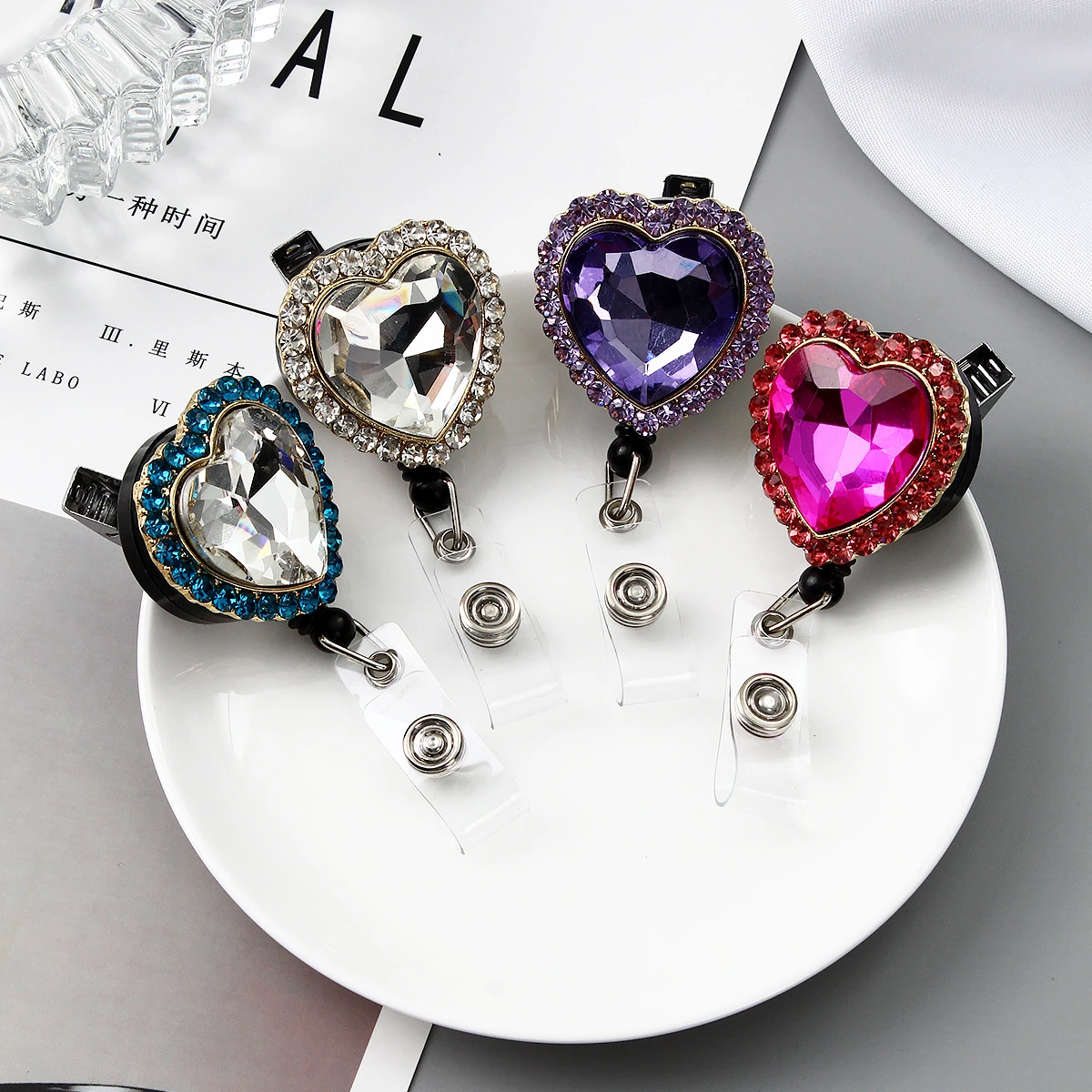 Retractable Badge Buckle Portable Badges Reel Heart Shaped Badge Reel Swivel ID Badge Holder