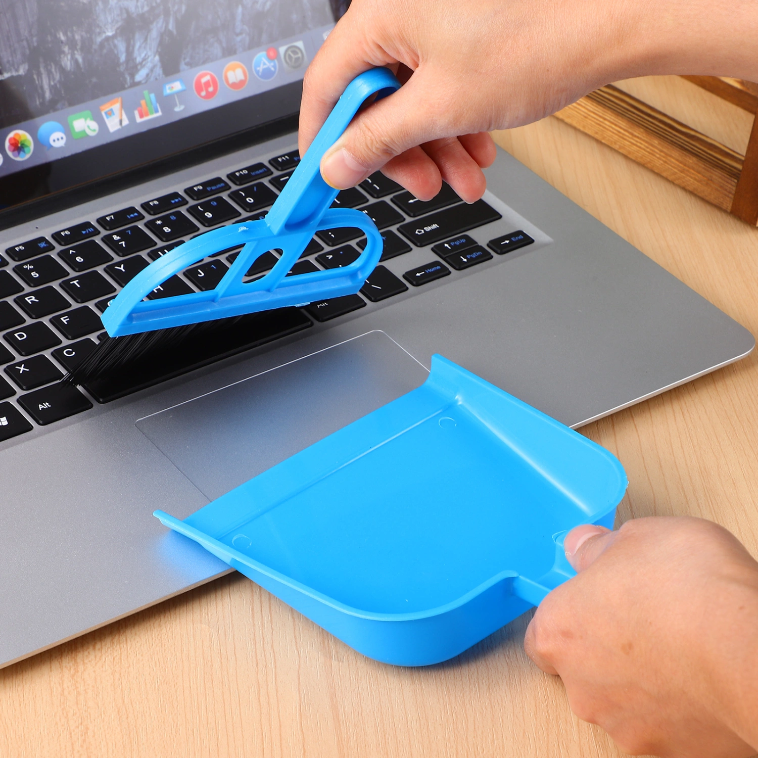 3 Sets of Mini Dustpans and Brooms Pet Cage Broom Brushes Dustpans Household Desktop Sweep Cleaning Tools