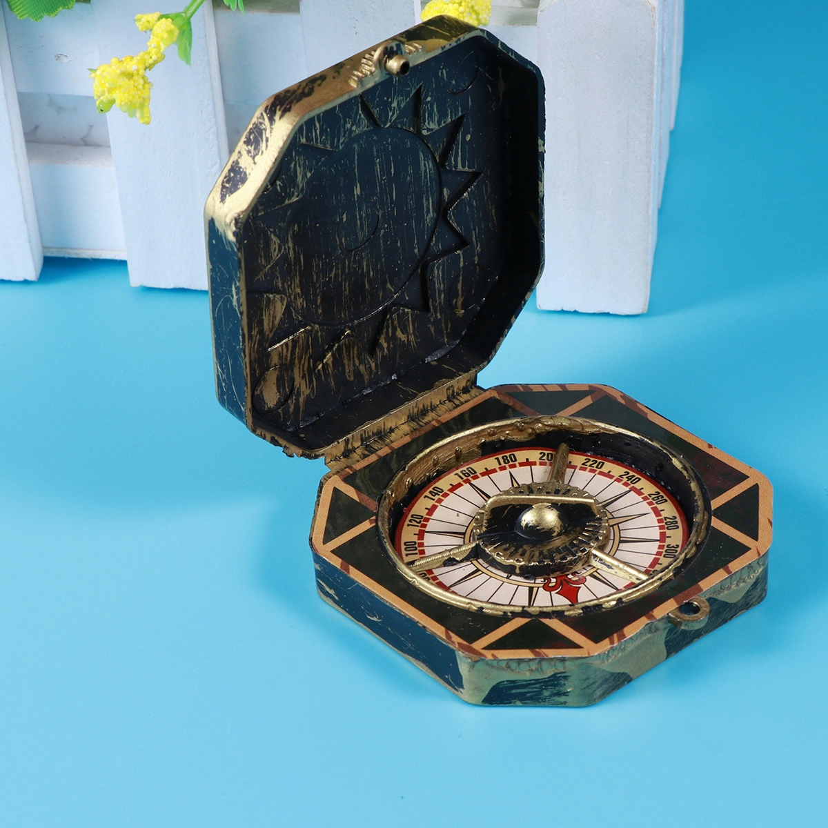 15pcs Plastic Pirate Compass Antique Toys Party Compass Props Pirate Theme Party Favor
