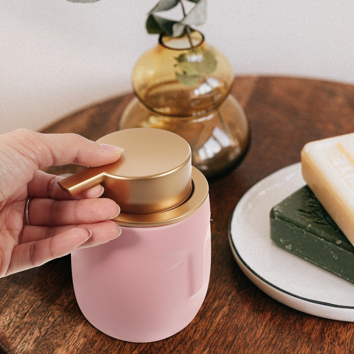 Portable Liquid Soap Dispenser Press Type Pump Bottle Shampoo Storage Container Bathroom Accessory