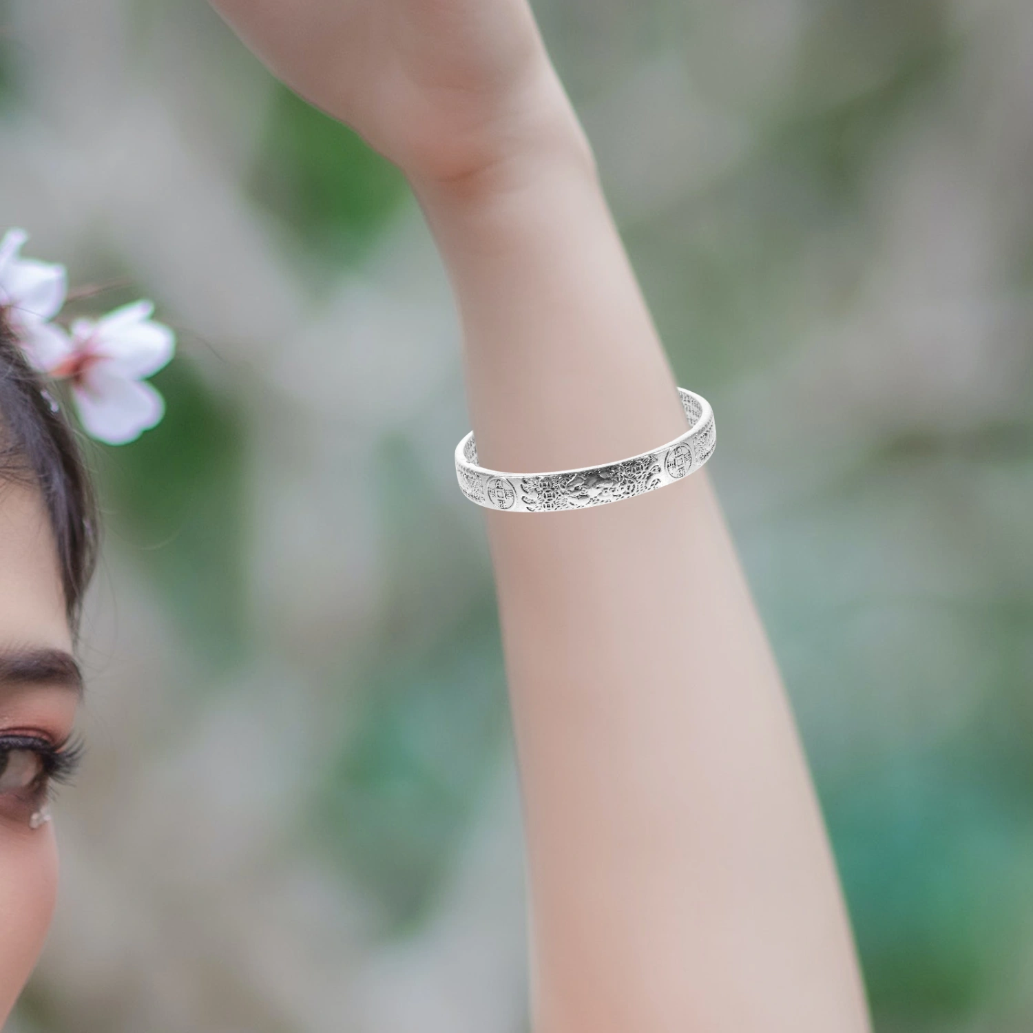 Chinese Traditional Bracelet Decoration Vintage Buddhist Open Bangle Wear-resistant Alloy Wrist Bangle