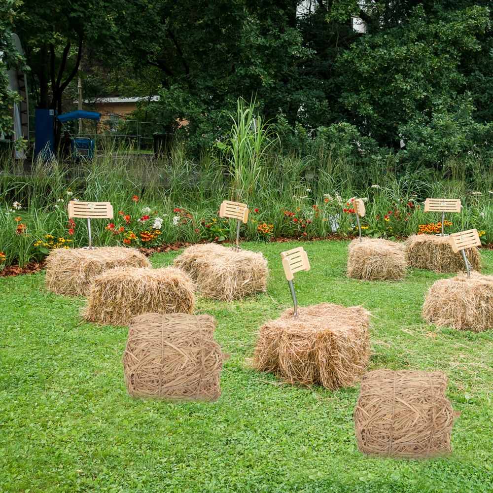 Autumn Style Haystack Scene Decor Outdoor Garden Hayrick Scene Adornment Photo Prop