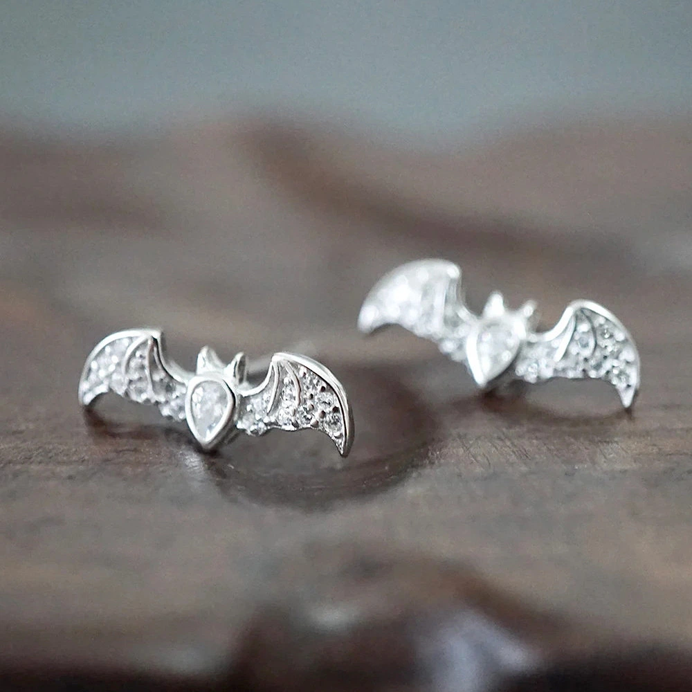 1 Pair Women Ear Studs Bat Earrings Teen Girls Ear Jewelries Gothic Stud Earrings Small Ear Studs for Halloween
