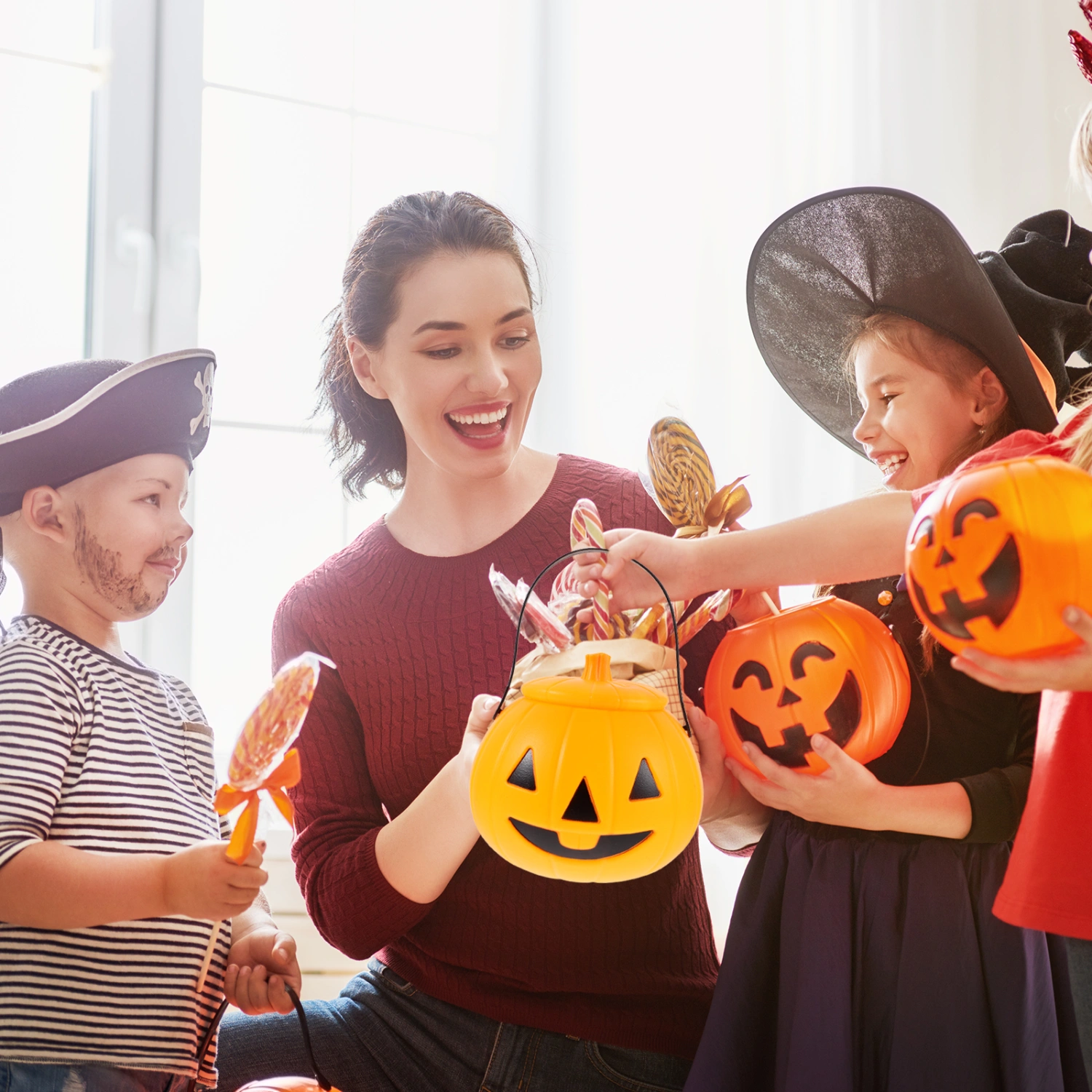 Portable Candy Treat Bucket Halloween Candy Bucket Trick-or-treat Candy Bucket Gift