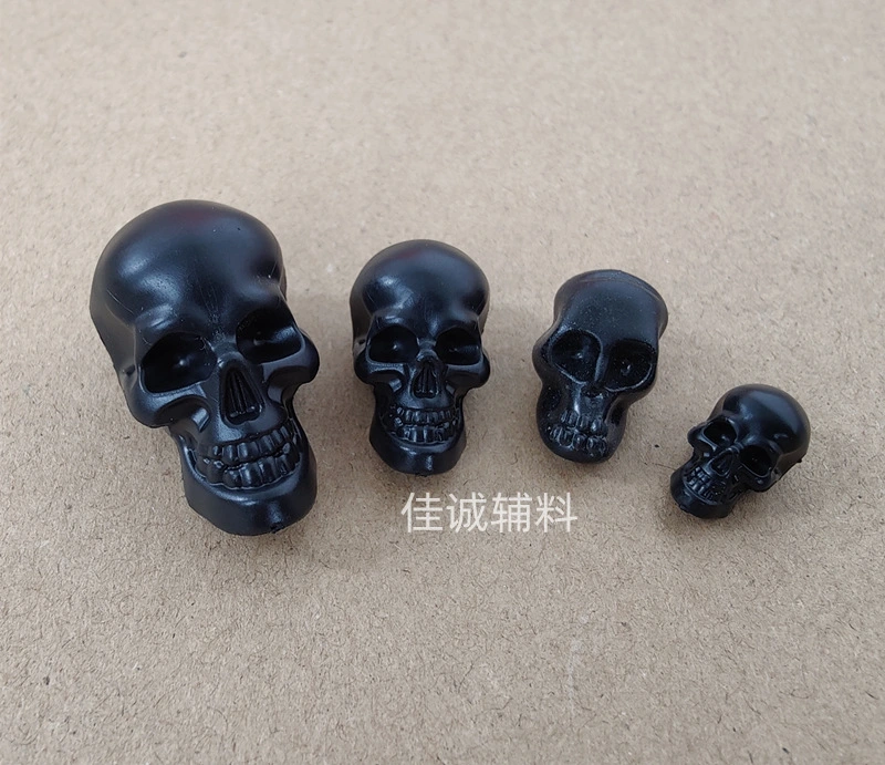 100pcs Halloween Small Skull Head Figurine Plastic Skull Head Craft Horror Tiny Skull Head Decor