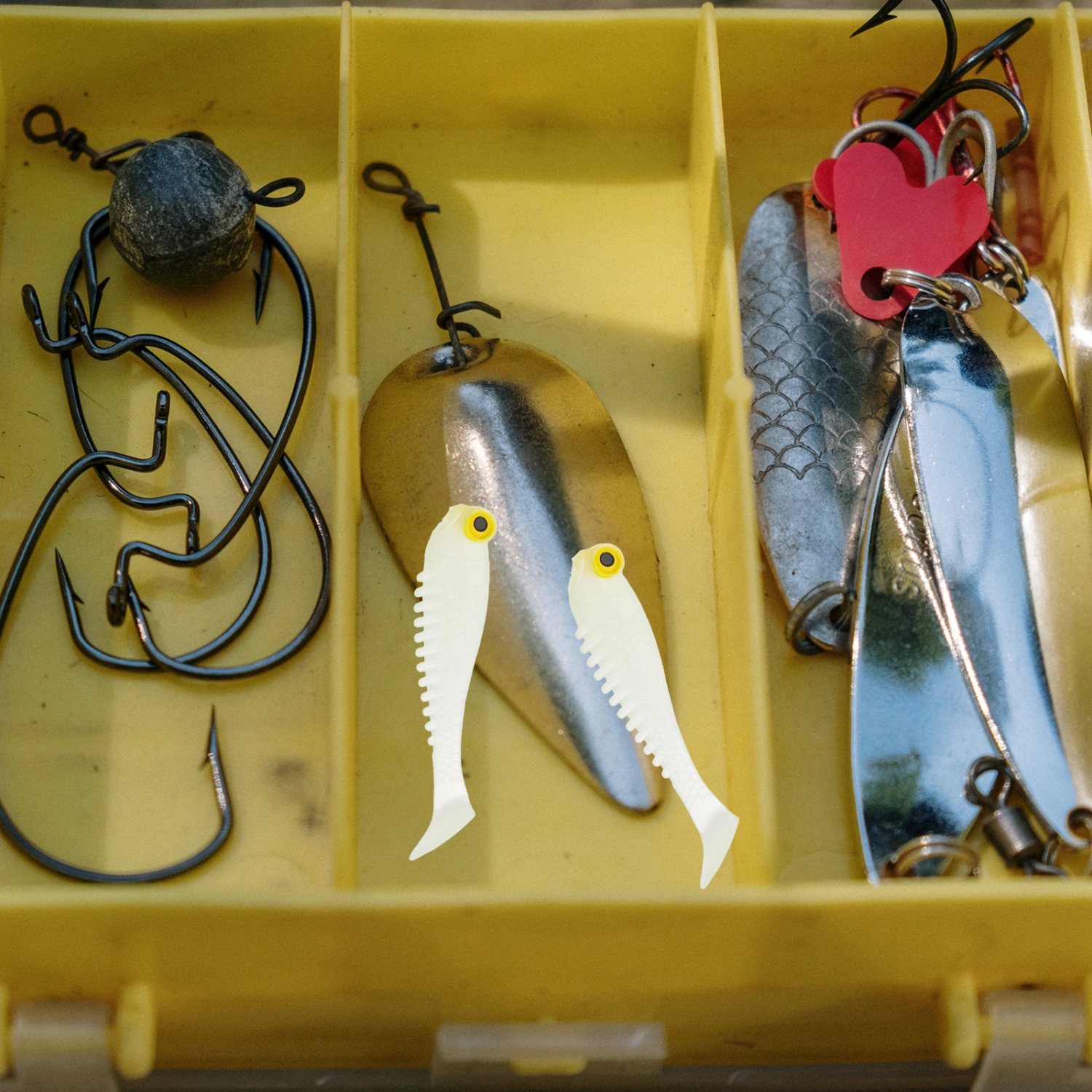 40Pcs Practical Sinking Lures Glow Fake Baits Luminous Fish Lures Salt Fresh Water Sinking Lures