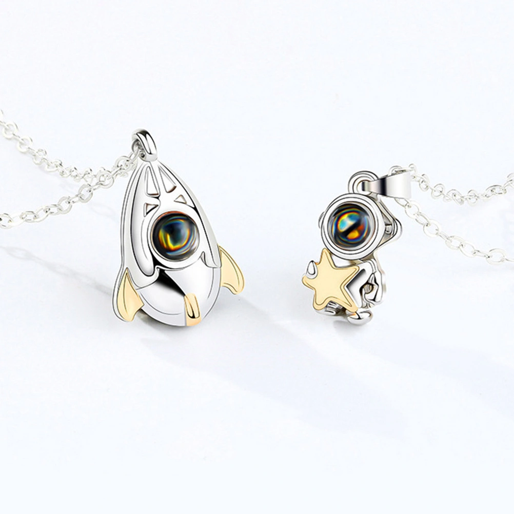 1 Pair I Love You Necklace 100 Languages Couples Rocket Astronaut Necklaces for Girlfriend Boyfriend