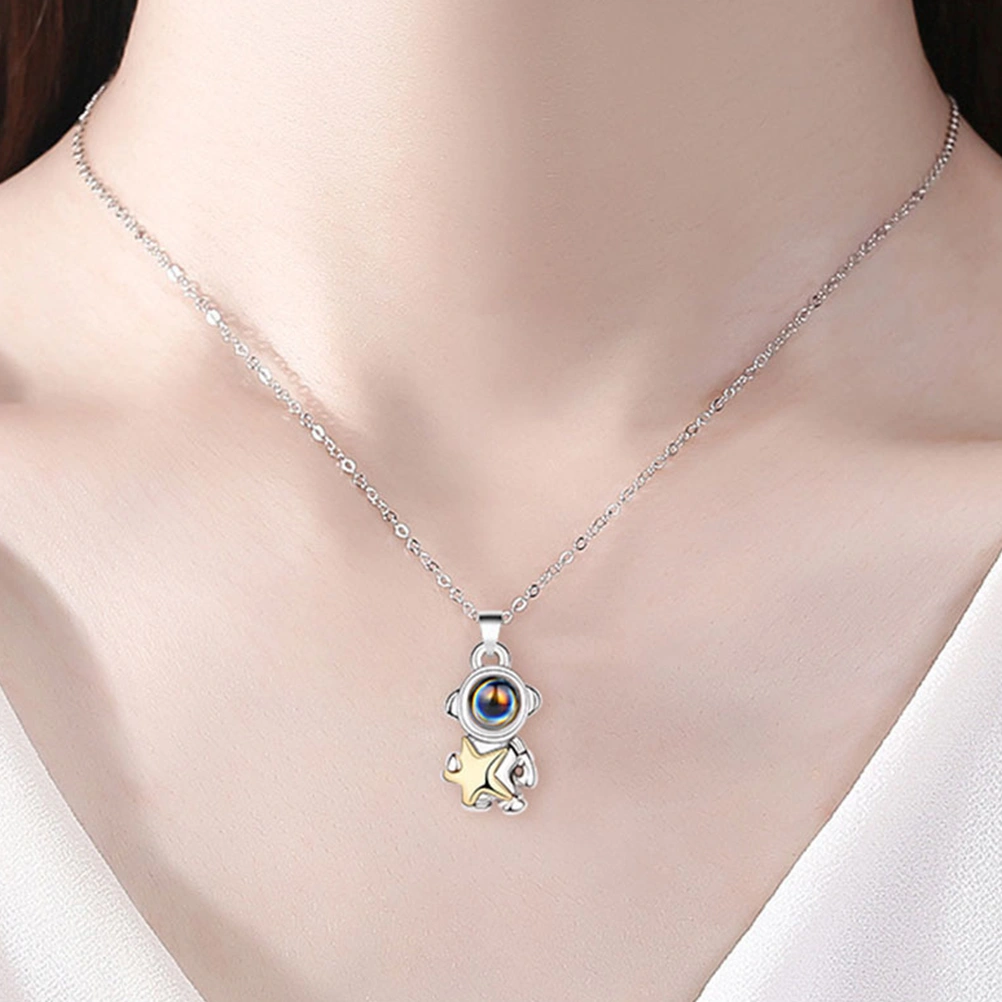 1 Pair I Love You Necklace 100 Languages Couples Rocket Astronaut Necklaces for Girlfriend Boyfriend