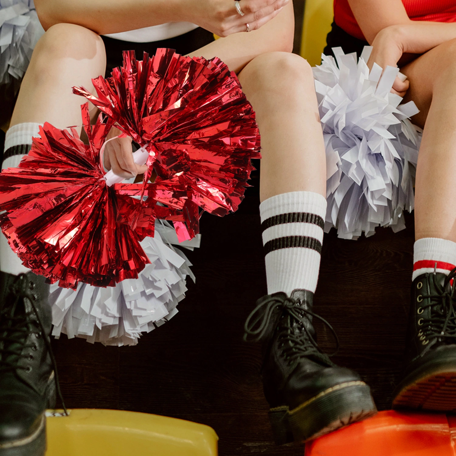 2Pcs Cheerleader Pom Poms Portable Cheerleader Pom Poms Reusable Sports Props