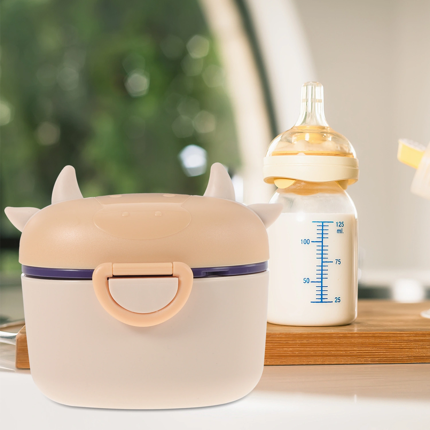Portable Milk Powder Container Milk Powder Holder with Scoop Infant Snack Box