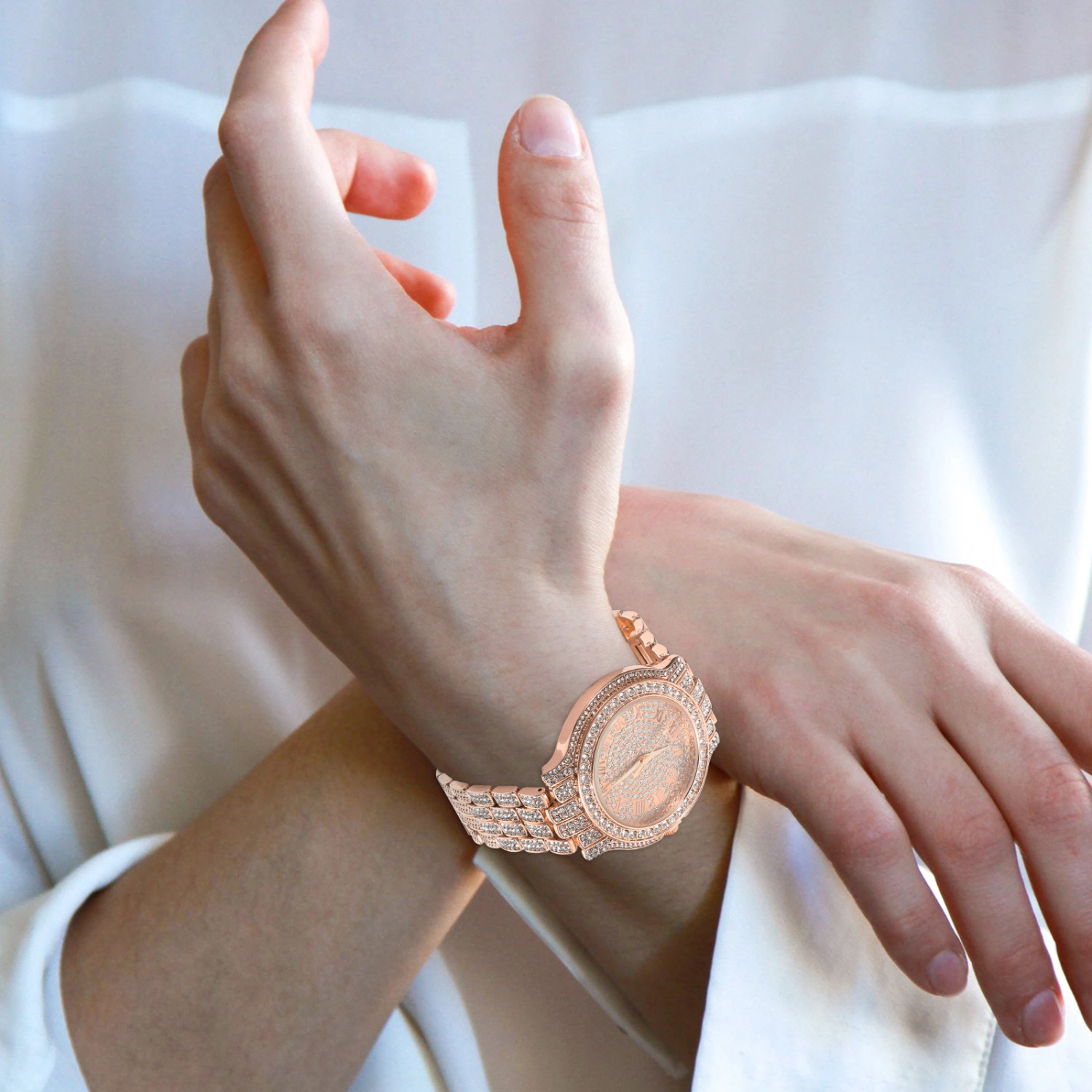 Wrist Watch Fashionable Rhinestone Roman Numeral Quartz Watch Lady Ornament