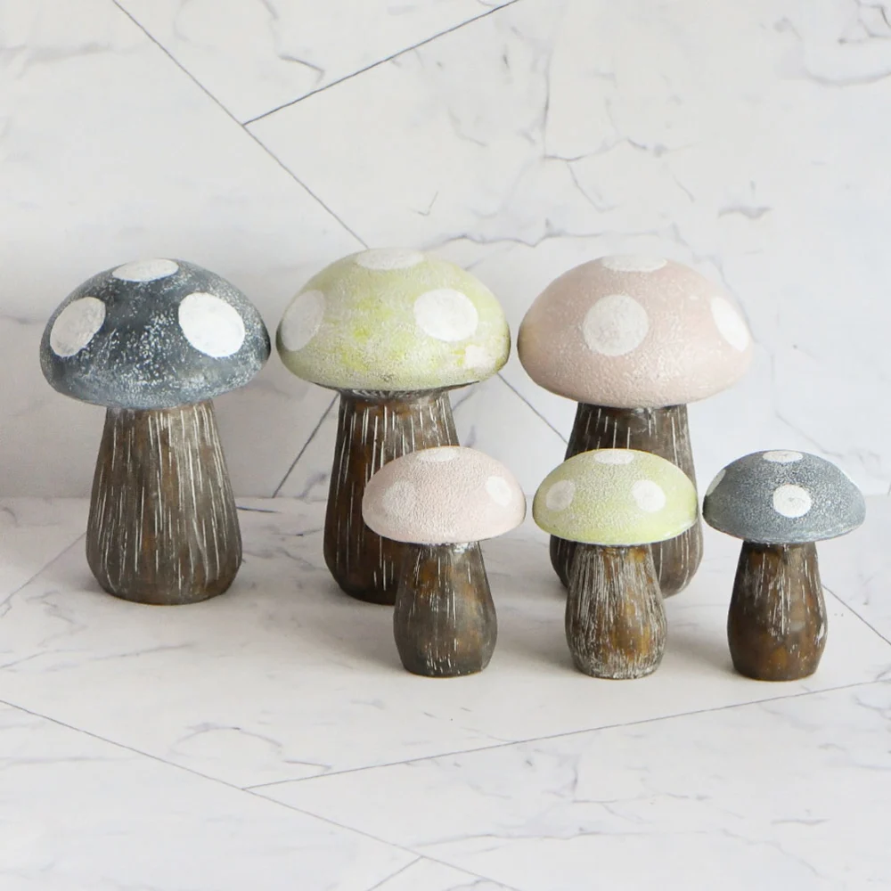 2Pcs Mushrooms Figurines Mushroom Model Ornaments Artificial Mushroom Statue Accessories