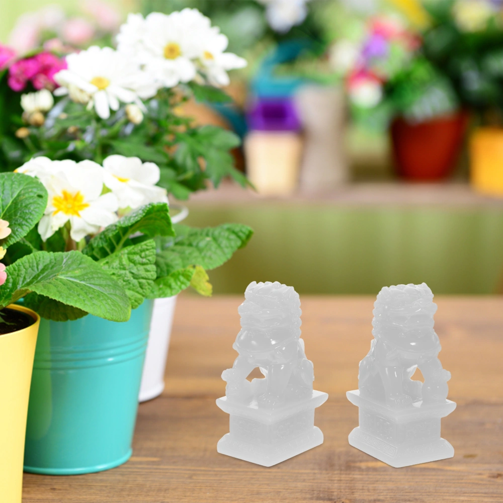 1 Pair of Lion Shape Decoration Mini Auspicious Lion Designed Adorns Resin Crafts