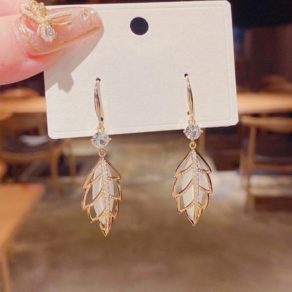 Elegant Fashion Lady Leaf Opal Long Drop Earrings Personality Cat's Eye Zircon Earrings Romantic Bride Engagement Wedding Earrings Anniversary Gift Jewelry