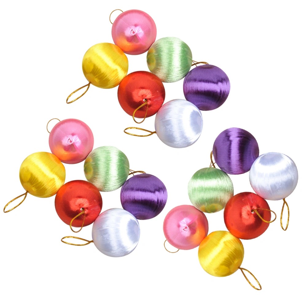 30Pcs Silk Thread Ball Colorful Christmas Pendant Snowball Decor (Random Color)