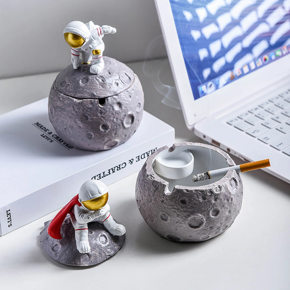 Ash Holder Windproof Three Bayonets with Lid Cartoon Astronaut Crafts Ashtray Desk Ornament Home Decoration