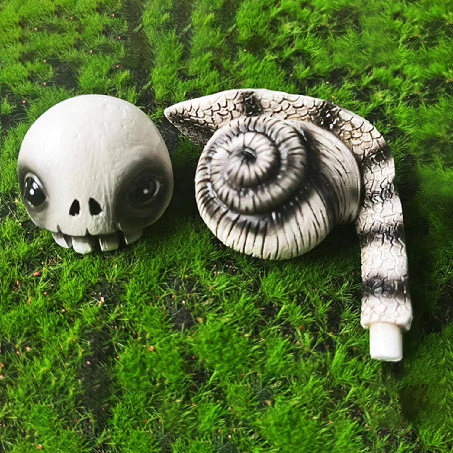 Ornaments Spooky Snail Skull Sculpture Fine Workmanship Gothic Style Detachable Head Halloween Decoration