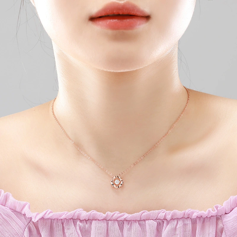 Women's Fashion Simple Diamond Heart Pendant Necklace