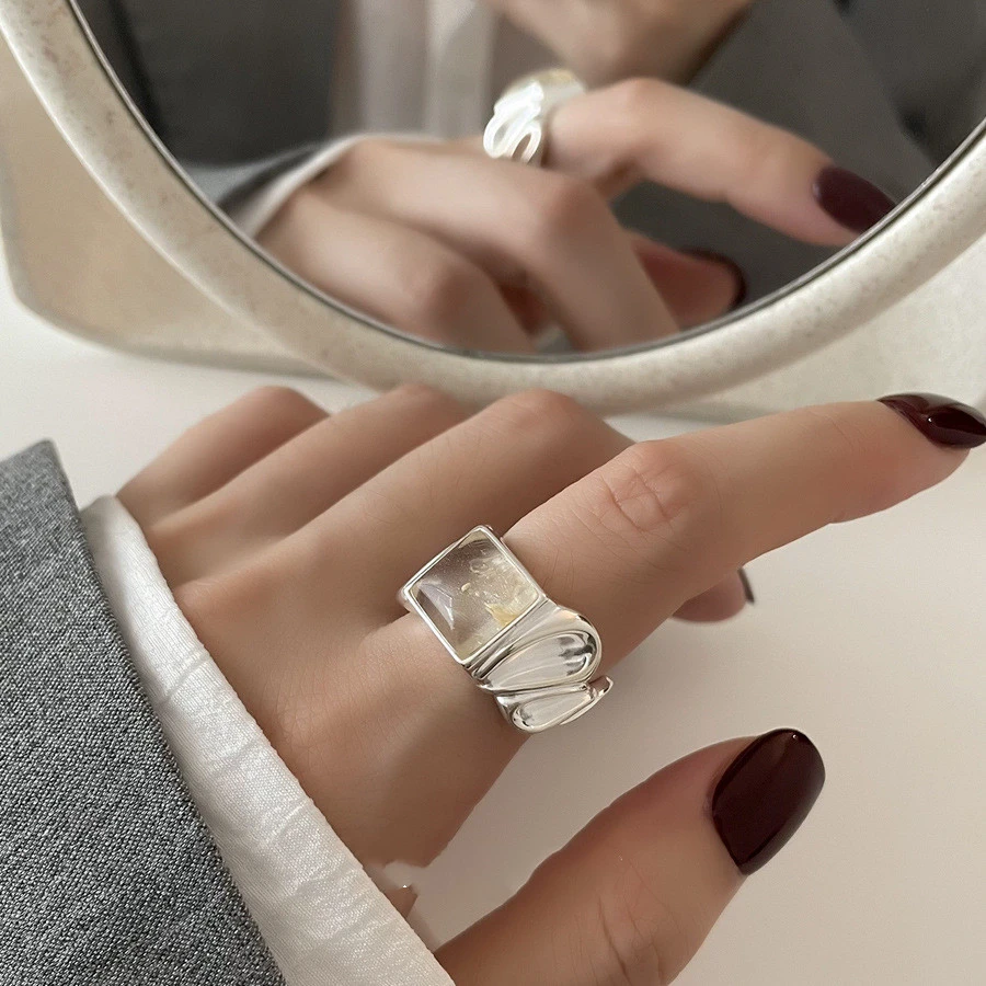 The Ring Does Not Fade And The High-end Feeling Is Cold And Trendy