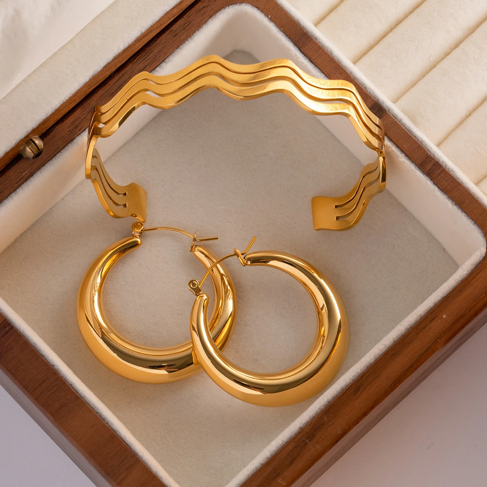 French Fashion All-match High-grade Hollow Round Ring Earrings