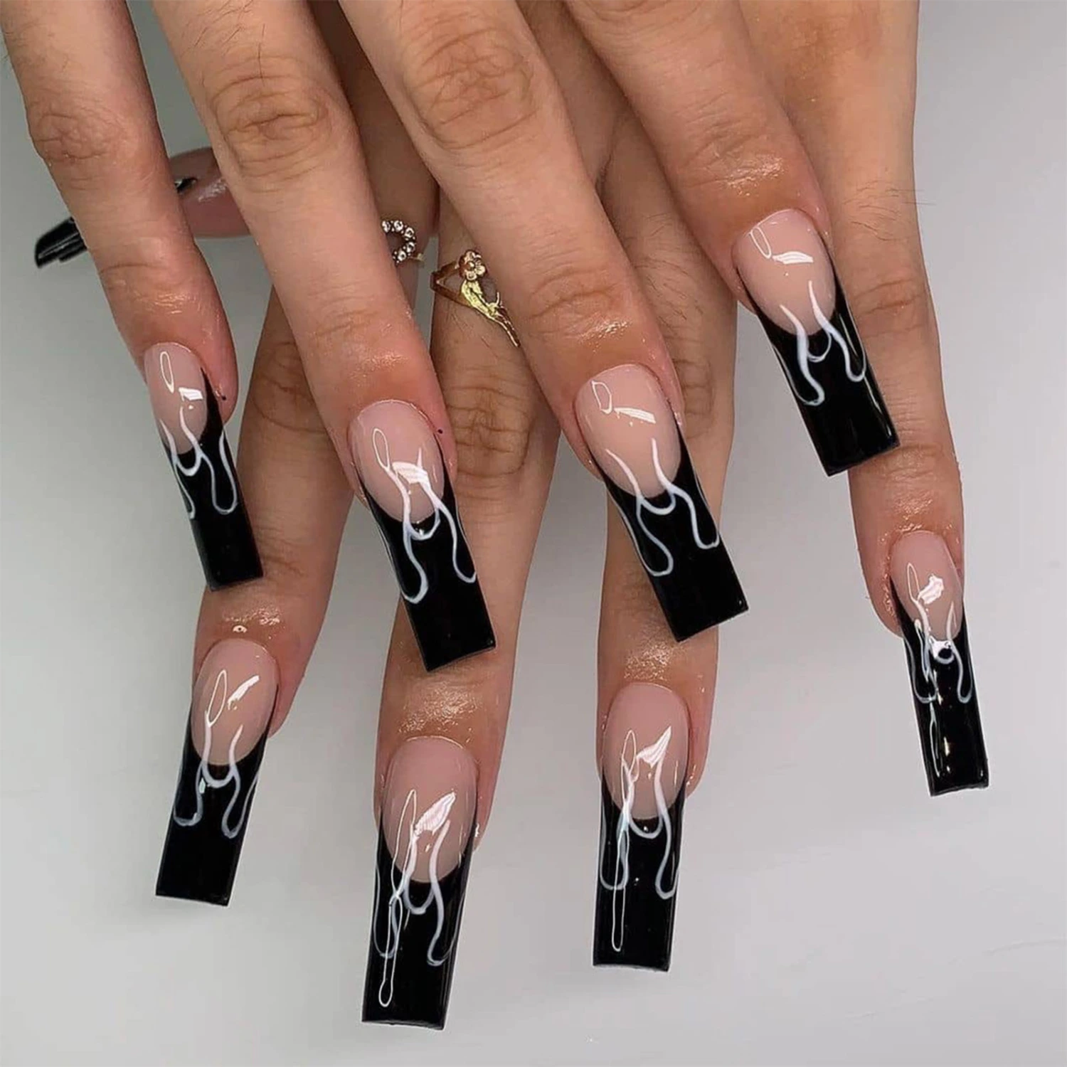24Pcs/Set Nail Tip Good Ductility Flame Effect Ultra Thin French Luxury Fake Extra Long Press On Fire Nails for Manicure