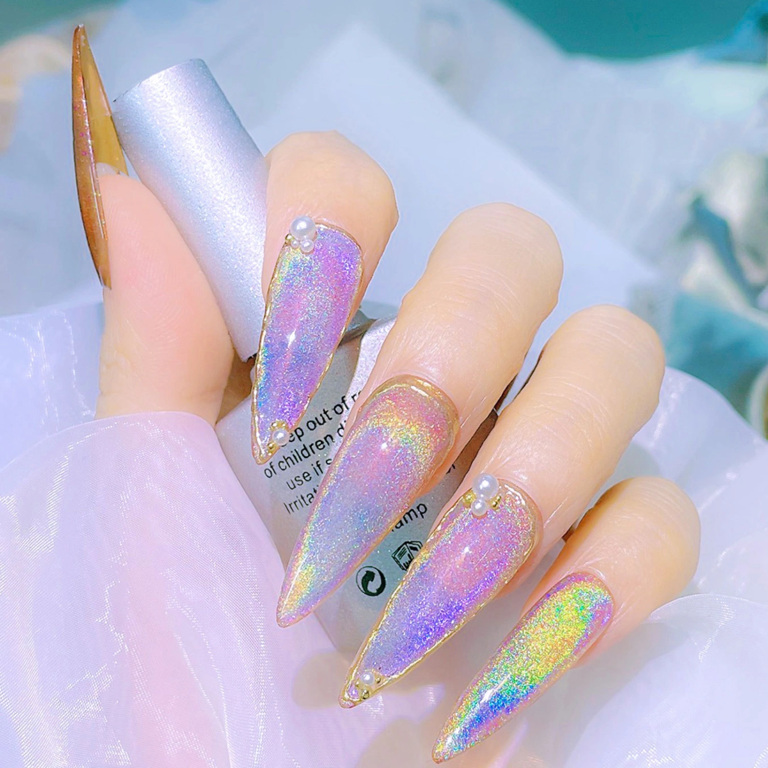 8ml Nail Polish Quick Drying Cat Eye Effect Mild Sparkling Gel Nail Polish Reflective Glitter Gel Coat for Salon