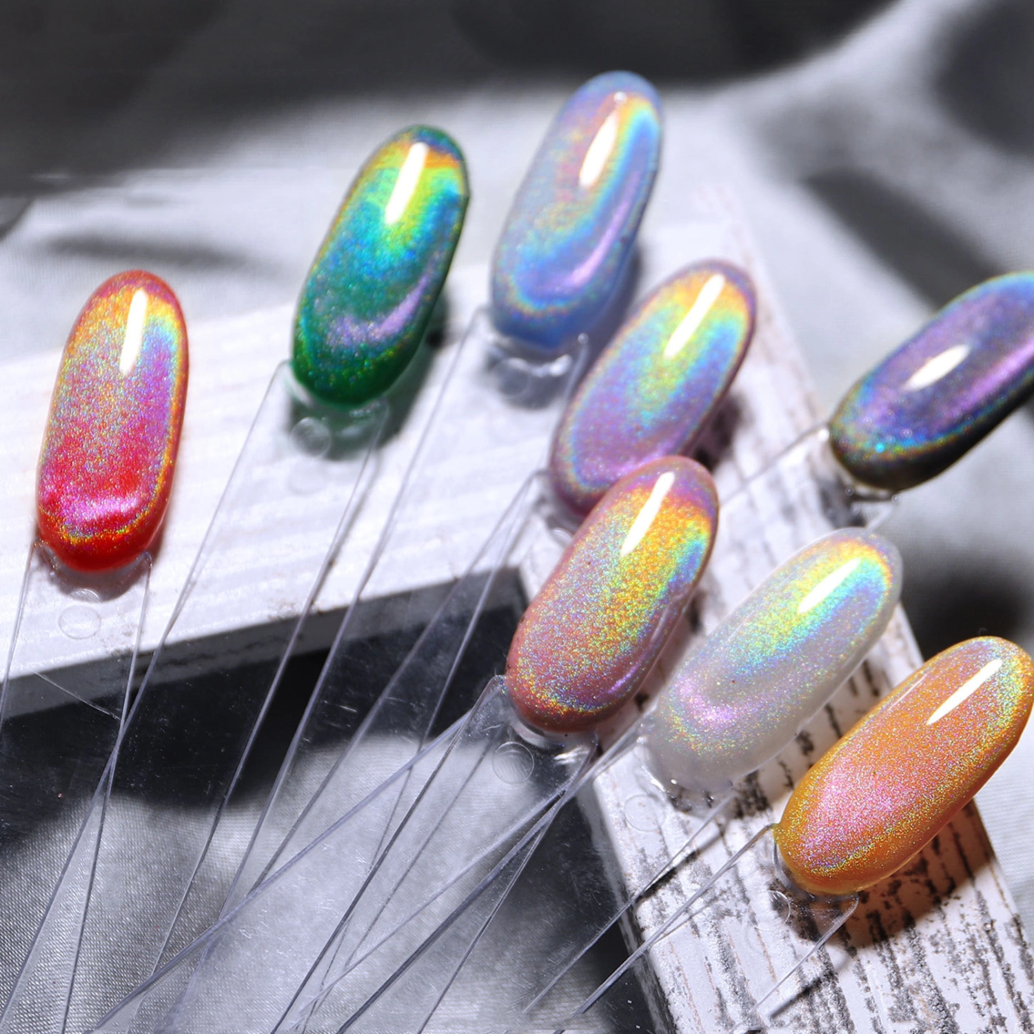 8ml Nail Polish Quick Drying Cat Eye Effect Mild Sparkling Gel Nail Polish Reflective Glitter Gel Coat for Salon