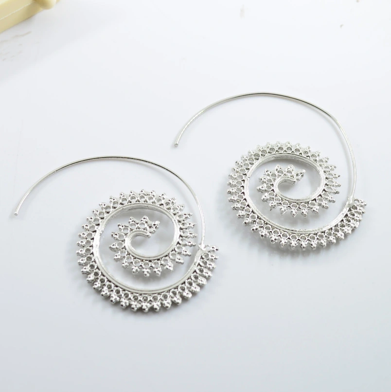 Personalized Circle Spiral Ear Clip