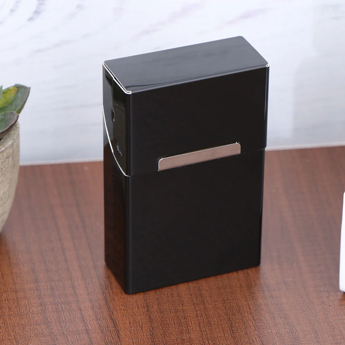 Automatic Clamshell Cigarette Case Large Capacity Magnetic Aluminum Cigarette Case (Black)