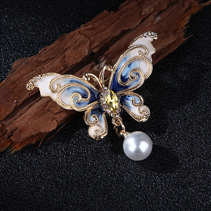 Fashion Simple Butterfly Brooch Ladies Clothes Accessories