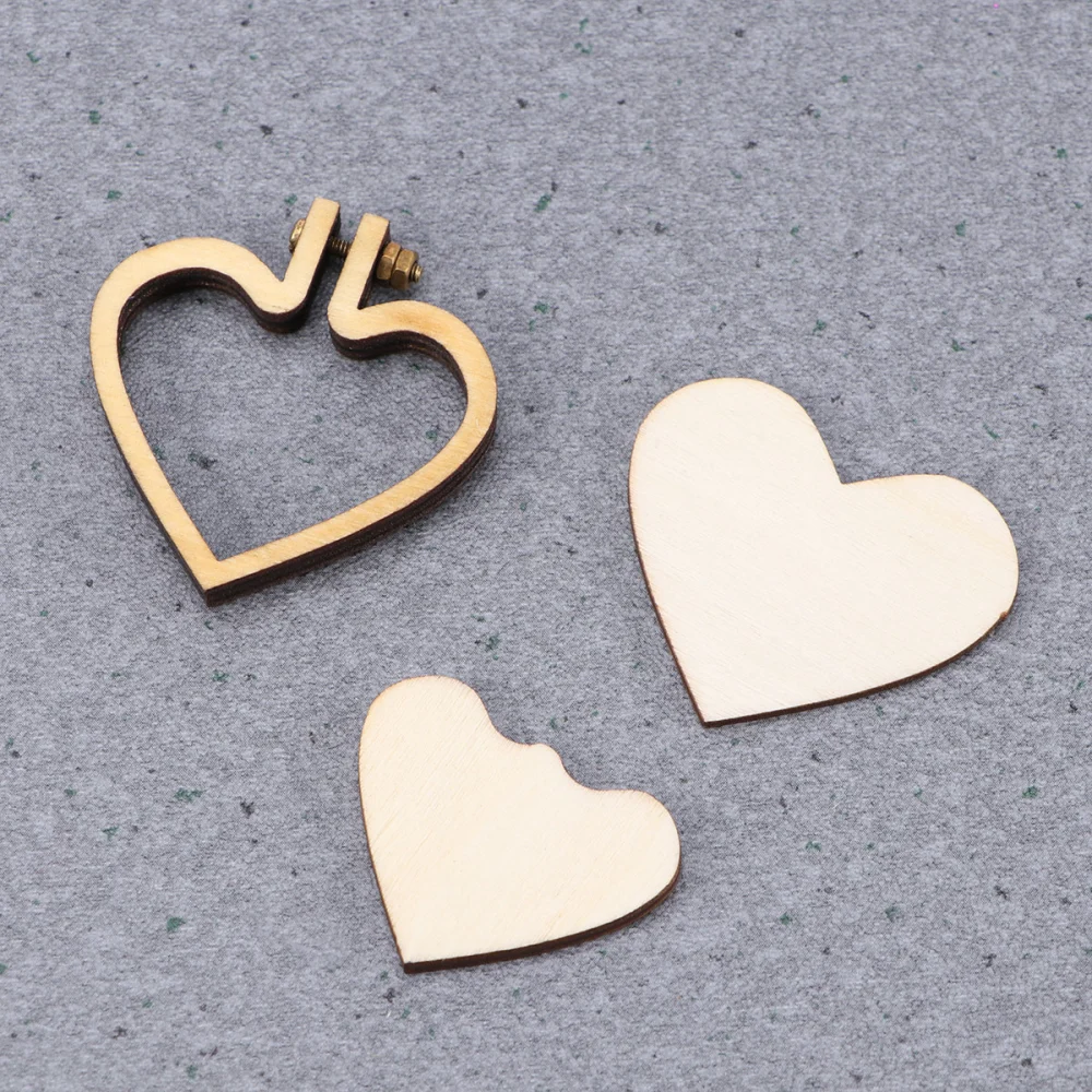 5 Pcs Cross Stitch Fixing Frame Embroidery Mini Wood Hoops DIY Wooden Stitch for Crafting Sewing Stitching (4.5cm Kitten, 4.5cm Bear, 4.5cm Rabbit, 4cm Heart Shape Style, Gold Bead Chain)