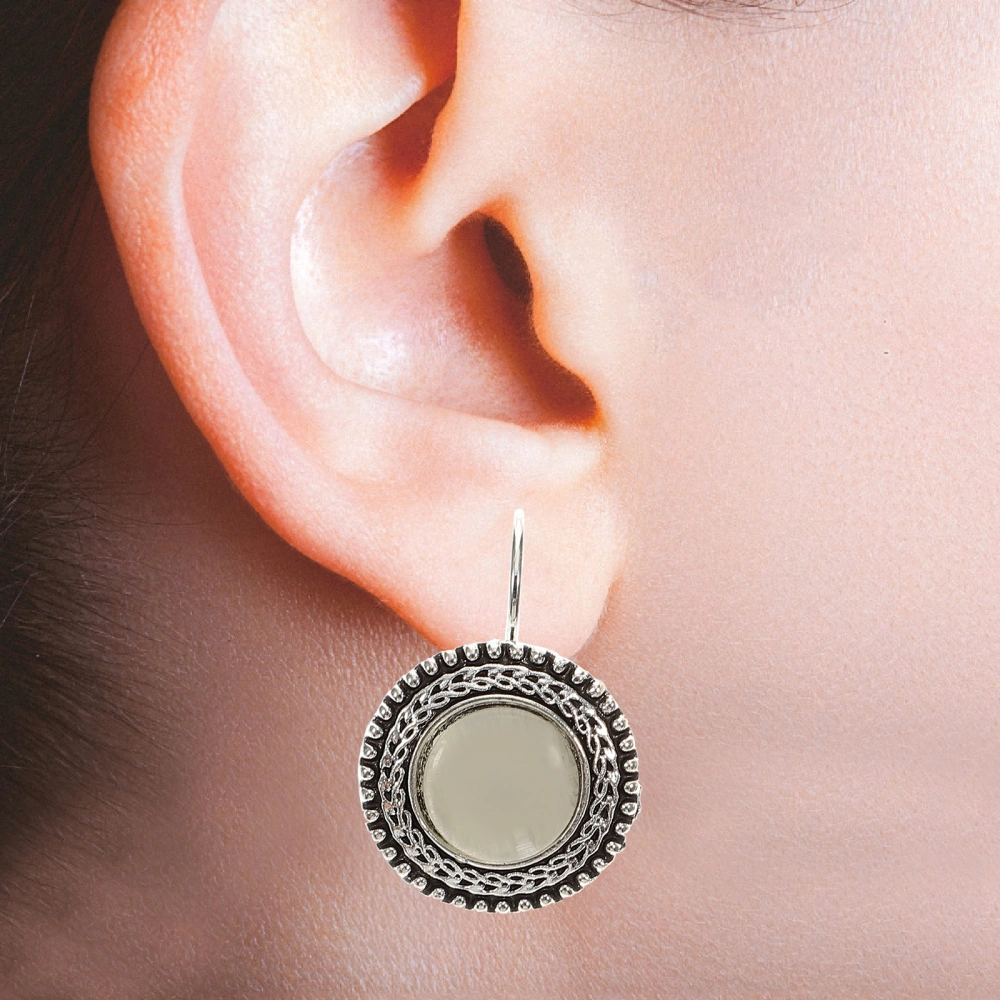 1 Pair of Vintage Fashion Earrings Bohemia Temperament Earring for Women Girls (Grey)