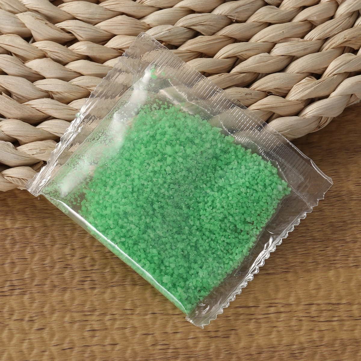 10g Glow in The Dark Luminous Sand DIY Bright Fluorescent Particle for Wishing Bottle Fish Tank (Green)