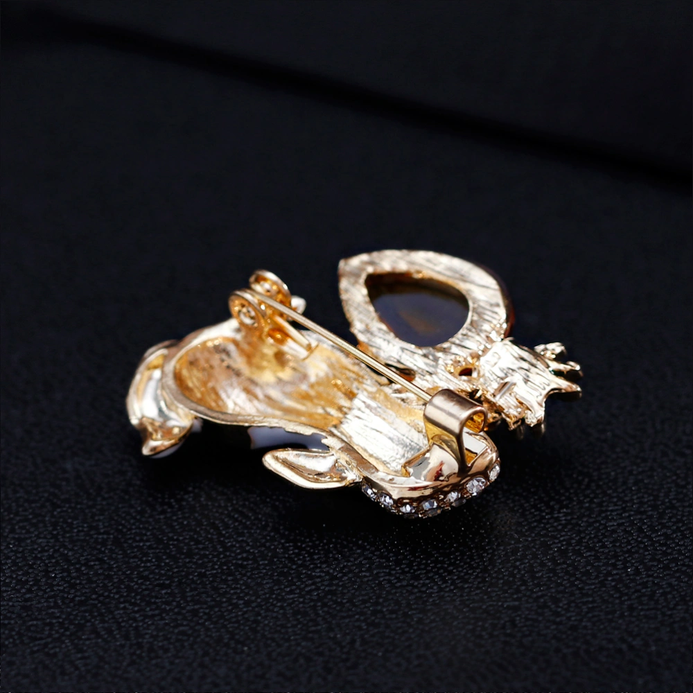 Creative Rabbit Shaped Brooch Rhinestone Crystal Breast Pin Delicate Alloy Breast Pin for Man Women