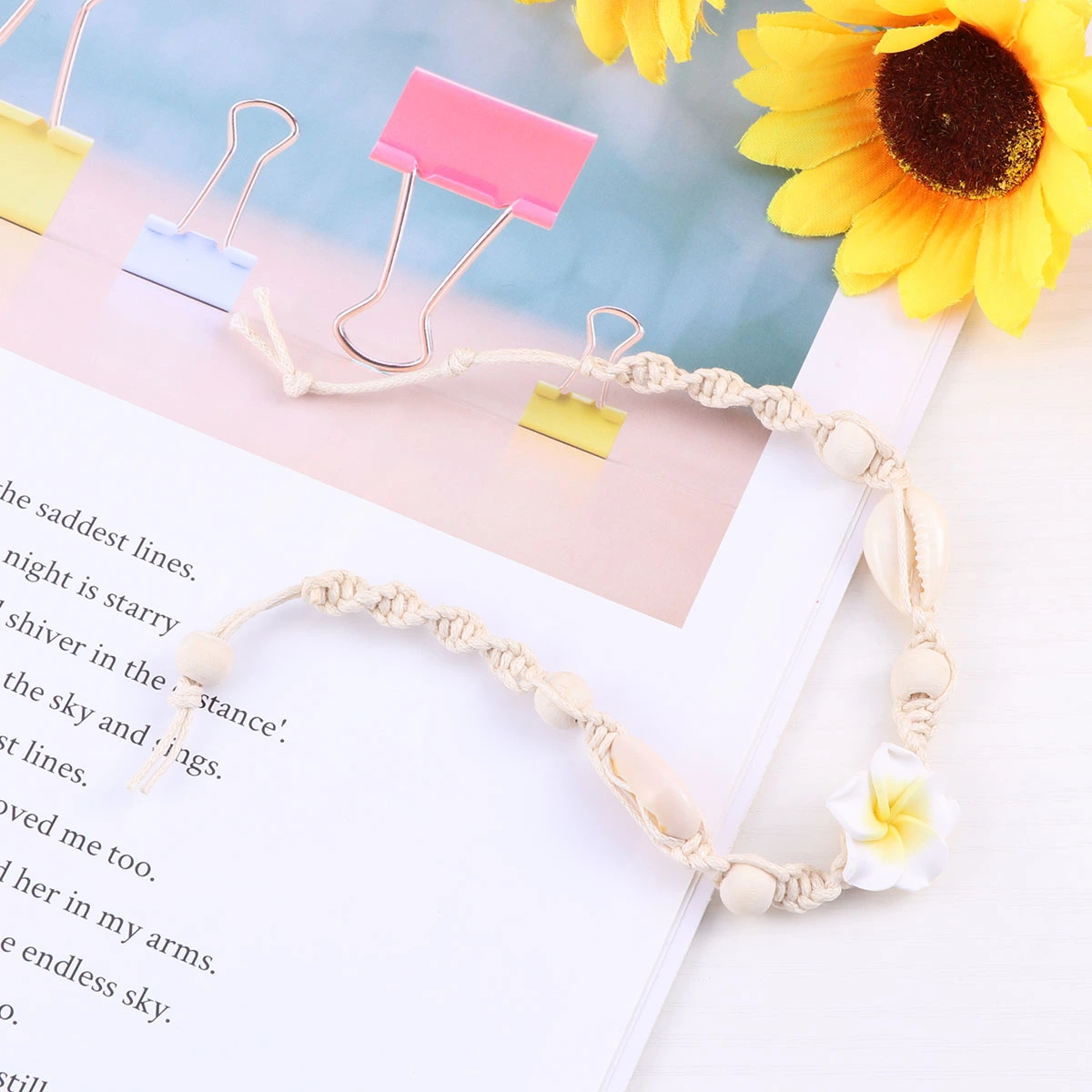Women Beach Style Pendant Bracelets Hawaiian Flower Shell Anklet Beaded Adjustable Ankle Bracelet Sandal Bracelet with Decorative Flower for Ladies and Girls (Small Yellow Flower)
