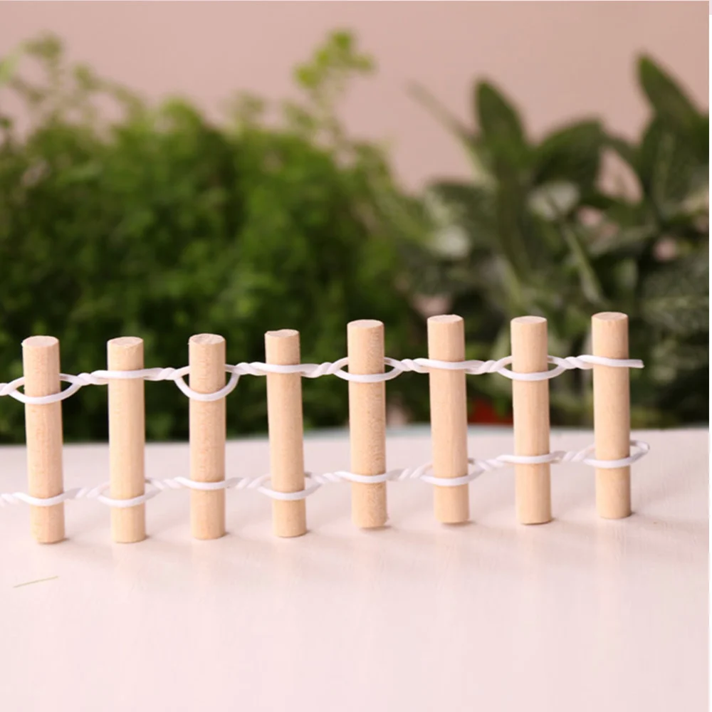 4pcs Mini Wooden Fence Ornaments DIY Beautiful Garden Fence Scenery Decoration Ornaments for Home Store (2pcs Coffee 2pcs Wooden Color)