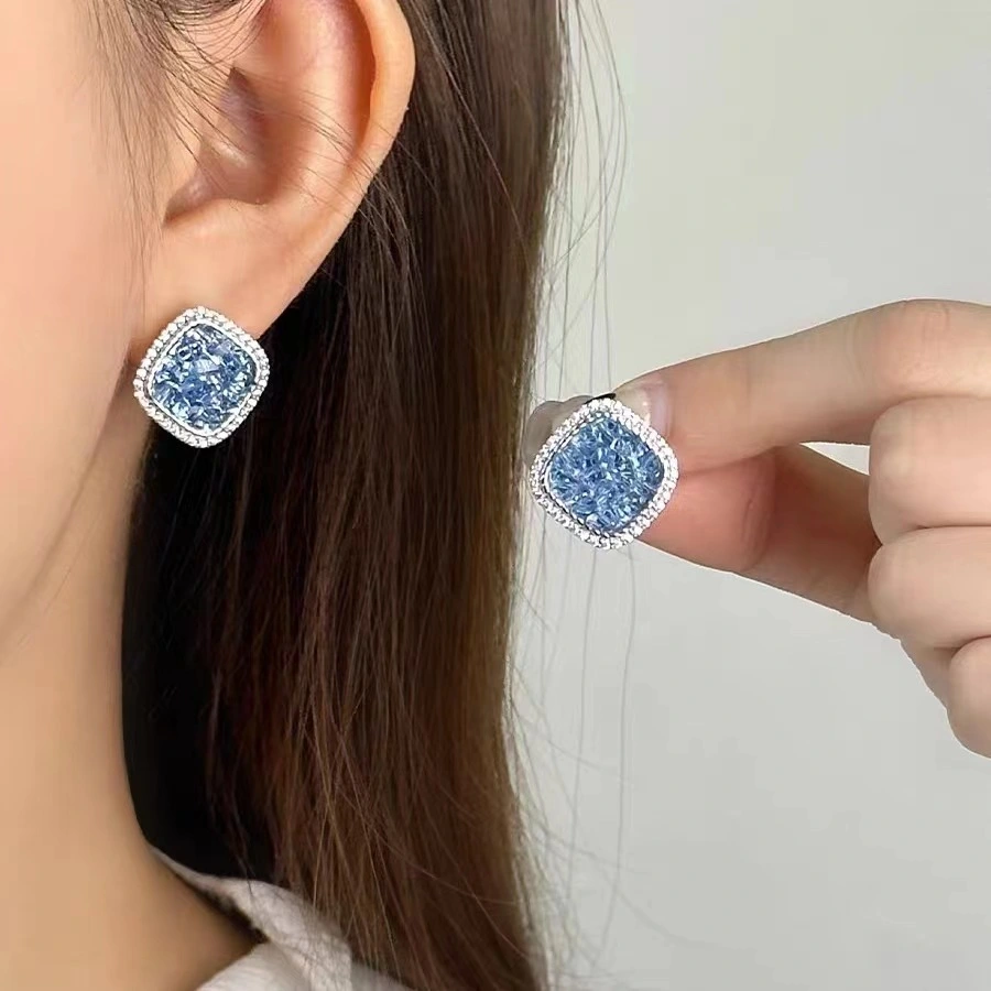 Temperamental Minority Advanced Gradient Diamond Crystal Stud Earrings