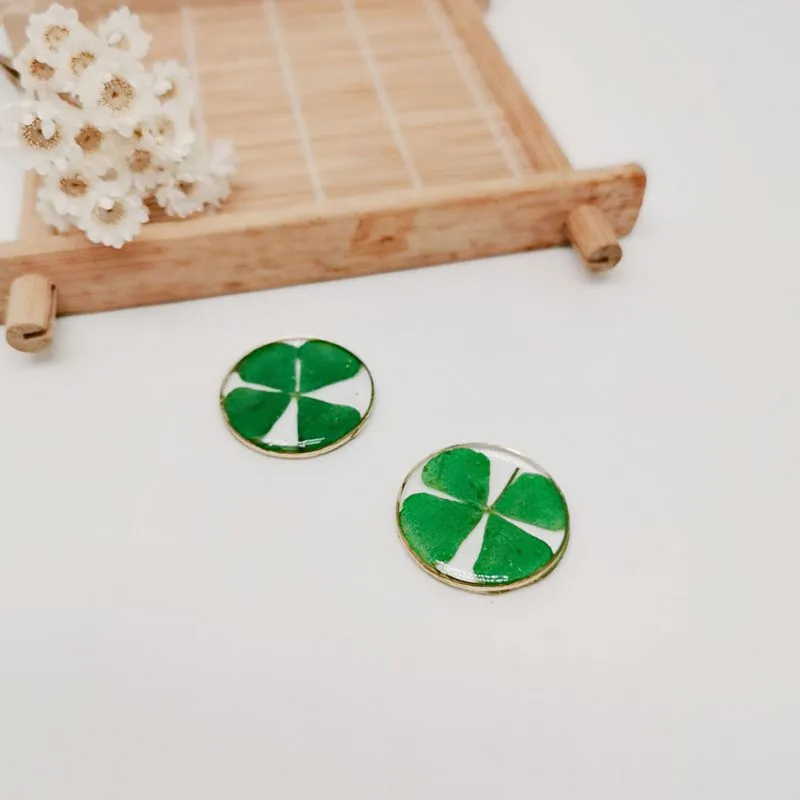 2pcs Four-Leaf Clovers Dried Flower Charms Jewelry Charms DIY Making Charms Keychain Accessory