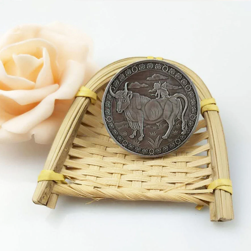 Vintage Twelve Constellations Commemorative Coin Stereoscopic Embossment Metal Coin Souvenir Gift Crafts (Taurus)
