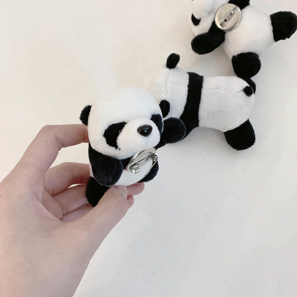 2pcs Plush Panda Shape Brooch Stereoscopic Pin Clasp Breatpin for Home (Black + White)