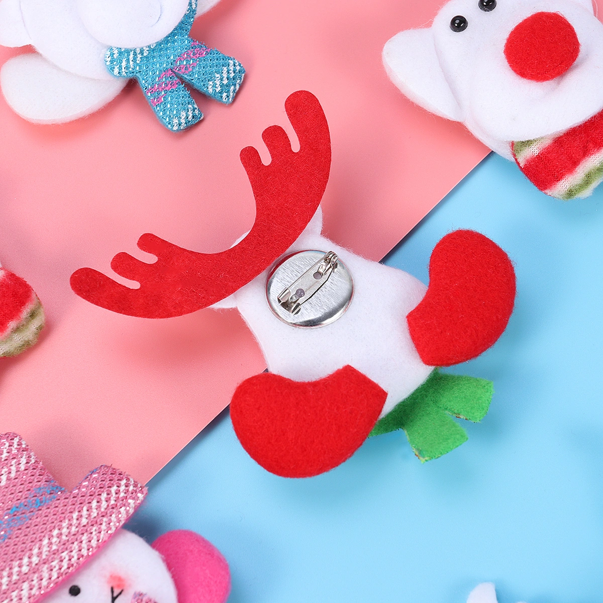 TOYMYTOY 8PCS Christmas LED Brooch Luminous Glowing Badge Clips Party Favors Holiday Birthday Gifts for Kids
