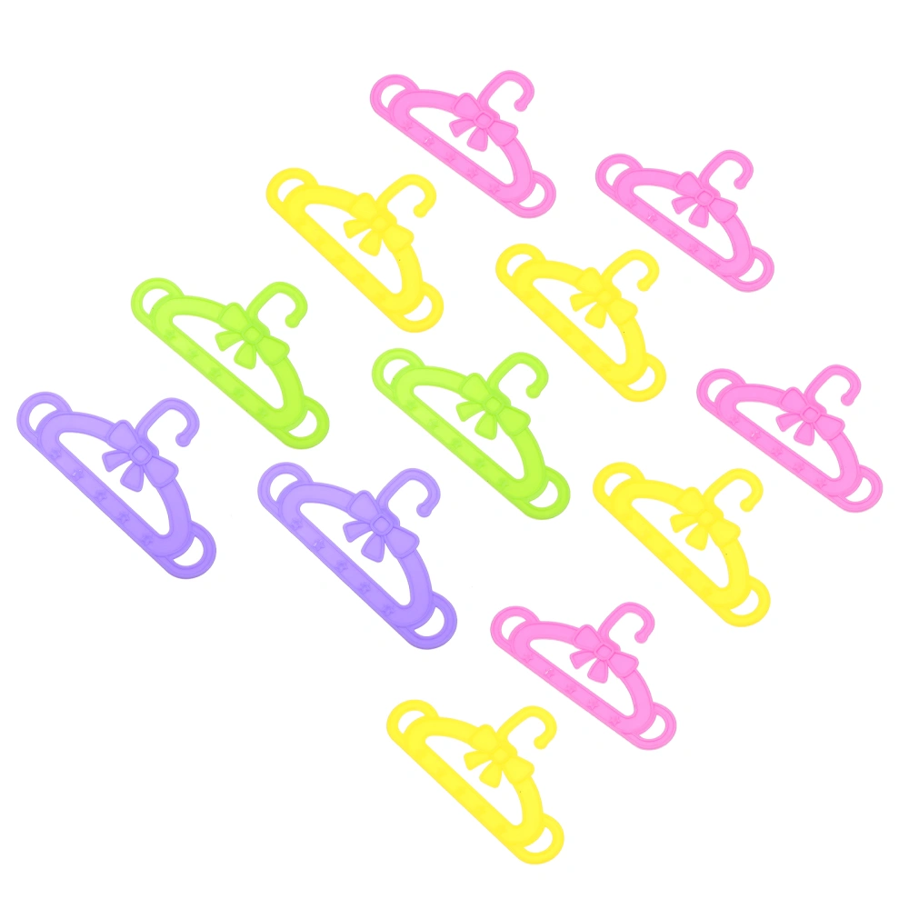 20pcs Plastic Doll Clothes Hangers Mini Doll Coat Racks Mini House Accessories