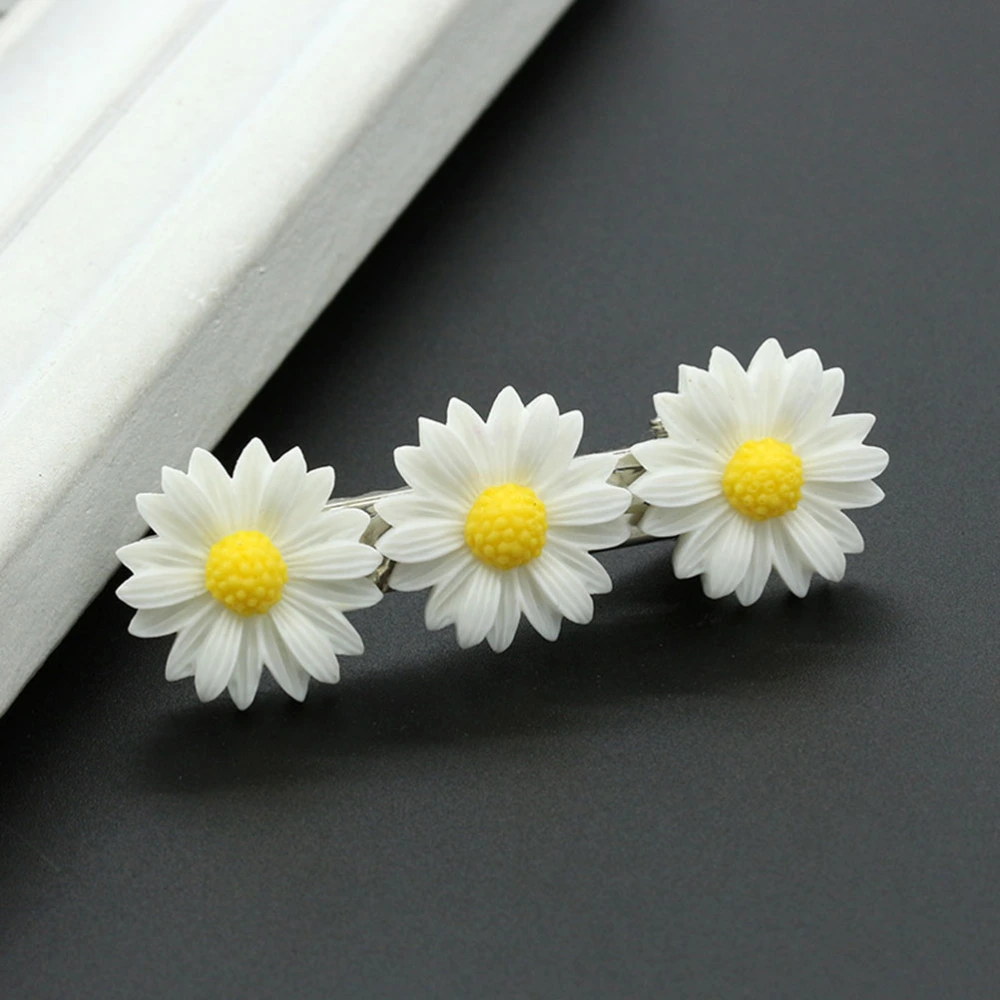 10 Pcs Daisy Flower Hair Clips Barrettes Hair for Ladies Women Girls (Three White Flowers)