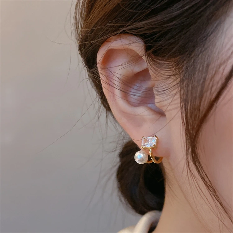 Zircon Pearl Mosquito Coil Ear Clip