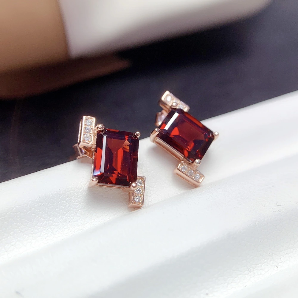 Natural Garnet S925 Silver Inlaid Ear Studs