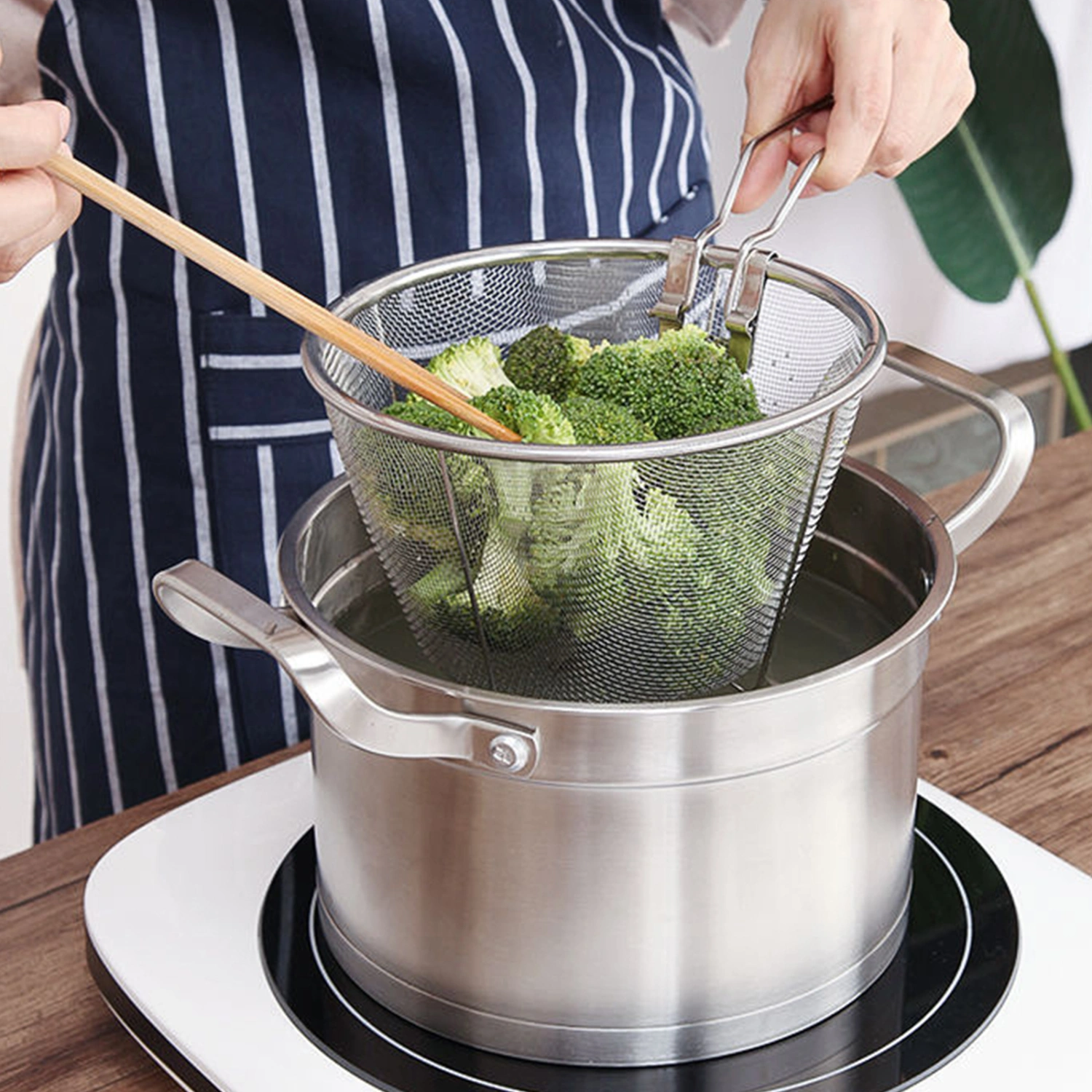 1Pc Stainless Steel Frying Basket Practical Folding Fried Basket Strainer