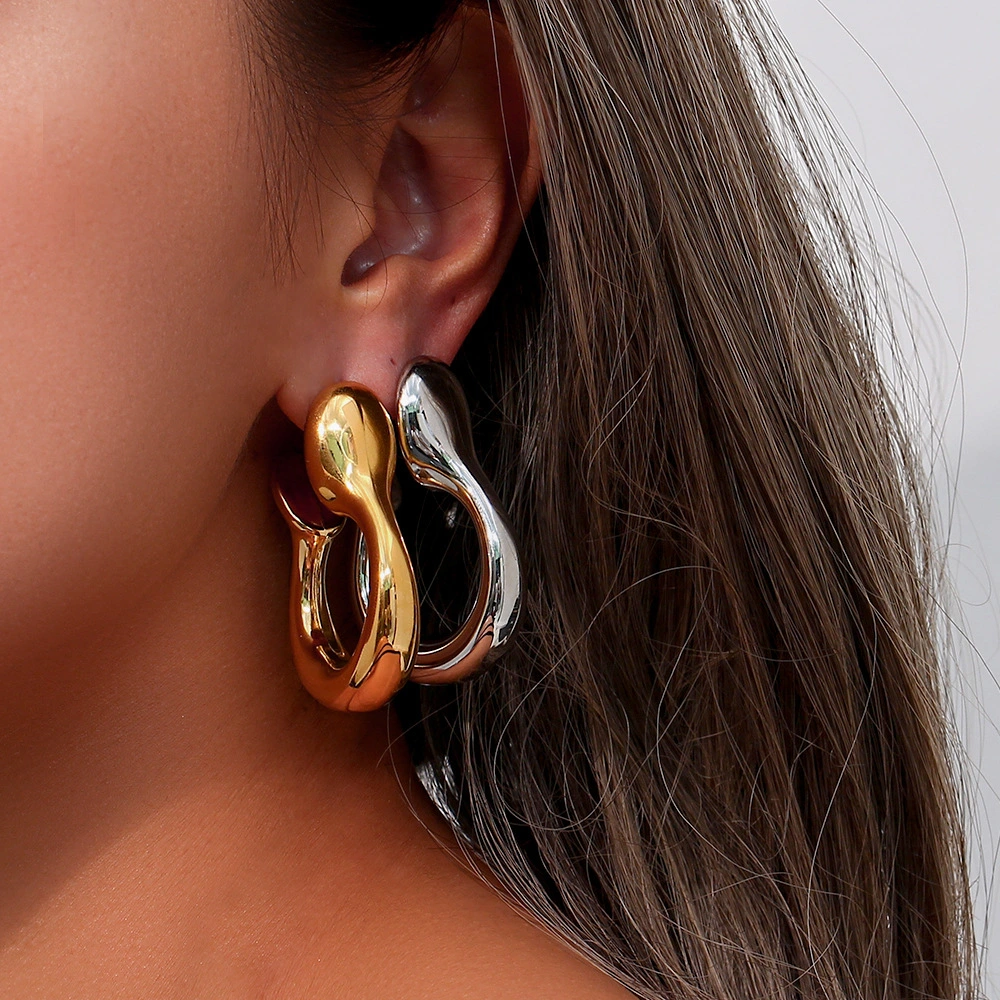 Women's Fashion Shaped Hollow Earrings