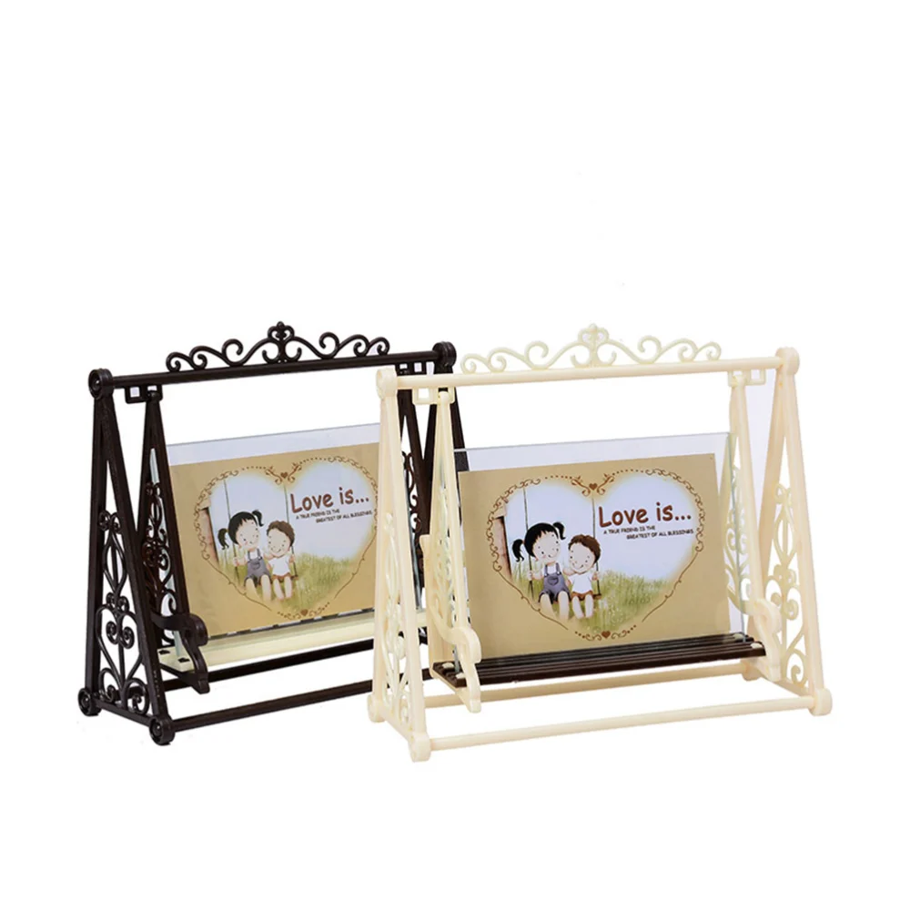 5 Inches Delicate Cartoon Swing Photo Frame Vintage Desktop Picture Frame Mini Photo Frame Adorable Photo Display Frame Ornament (Random Color)