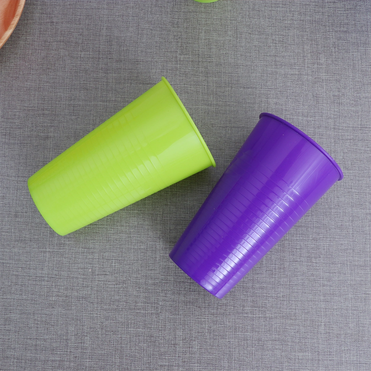 12pcs Plastic Drinking Cups Reusable Holiday Party Tableware Beverage Juice Cups Party Supplies (Yellow Red Purple Green Blue and Orange for Each 2pcs)